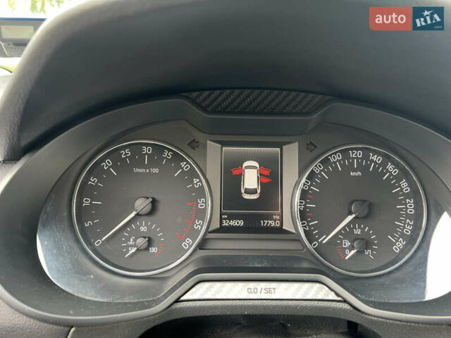 Шкода Октавия 2014 в Борисполе на Automoto.ua Синий Шкода Октавия, объемом двигателя 1.97 л и пробегом 324 тыс. км за 13300 $, фото 7 на Automoto.ua