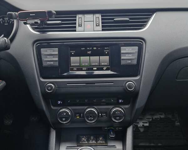 Синій Шкода Октавія, об'ємом двигуна 1.6 л та пробігом 254 тис. км за 10000 $, фото 4 на Automoto.ua