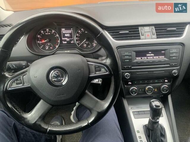 Синій Шкода Октавія, об'ємом двигуна 1.4 л та пробігом 164 тис. км за 10800 $, фото 5 на Automoto.ua