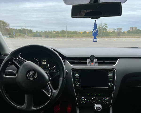 Шкода Октавия 2014 в Запорожье на Automoto.ua Синий Шкода Октавия, объемом двигателя 1.6 л и пробегом 297 тыс. км за 10499 $, фото 8 на Automoto.ua