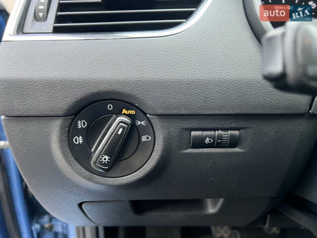 Синий Шкода Октавия, объемом двигателя 1.6 л и пробегом 242 тыс. км за 10700 $, фото 10 на Automoto.ua