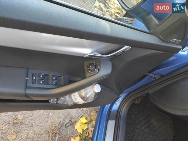 Синий Шкода Октавия, объемом двигателя 1.6 л и пробегом 250 тыс. км за 10500 $, фото 2 на Automoto.ua