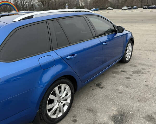 Синий Шкода Октавия, объемом двигателя 1.6 л и пробегом 299 тыс. км за 9999 $, фото 7 на Automoto.ua