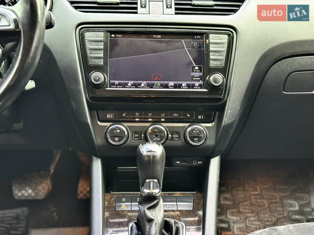 Синий Шкода Октавия, объемом двигателя 1.6 л и пробегом 216 тыс. км за 12900 $, фото 68 на Automoto.ua