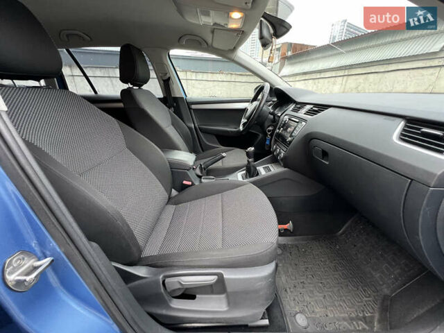 Синий Шкода Октавия, объемом двигателя 1.6 л и пробегом 242 тыс. км за 10700 $, фото 28 на Automoto.ua