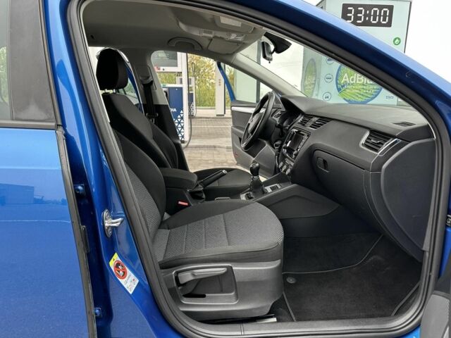 Синий Шкода Октавия, объемом двигателя 1.6 л и пробегом 230 тыс. км за 11400 $, фото 21 на Automoto.ua