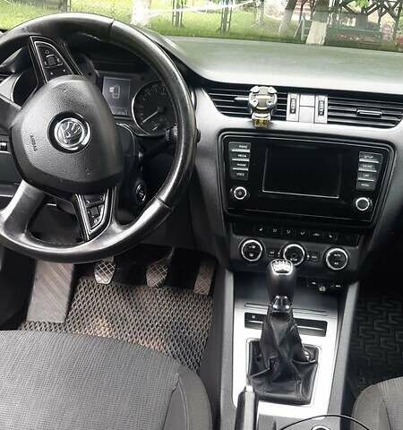 Синій Шкода Октавія, об'ємом двигуна 1.6 л та пробігом 292 тис. км за 8400 $, фото 7 на Automoto.ua