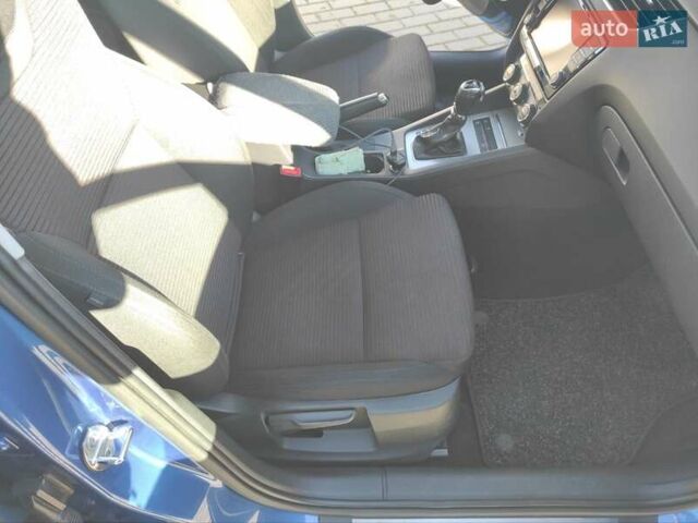 Синий Шкода Октавия, объемом двигателя 1.6 л и пробегом 250 тыс. км за 10500 $, фото 3 на Automoto.ua
