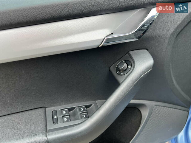 Синий Шкода Октавия, объемом двигателя 1.6 л и пробегом 242 тыс. км за 10700 $, фото 9 на Automoto.ua