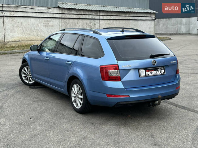 Синий Шкода Октавия, объемом двигателя 1.6 л и пробегом 242 тыс. км за 10700 $, фото 3 на Automoto.ua