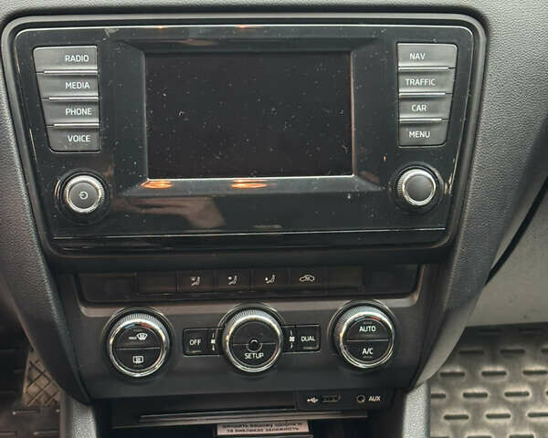 Синій Шкода Октавія, об'ємом двигуна 1.6 л та пробігом 263 тис. км за 10600 $, фото 11 на Automoto.ua