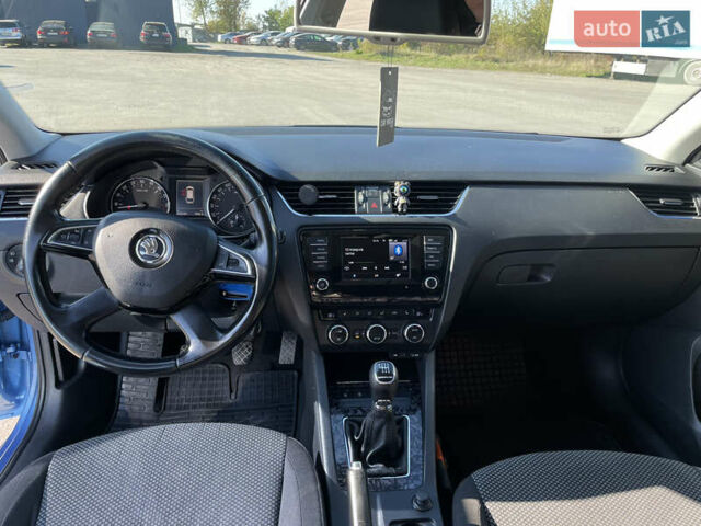 Синій Шкода Октавія, об'ємом двигуна 1.6 л та пробігом 257 тис. км за 11400 $, фото 22 на Automoto.ua