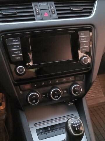 Синий Шкода Октавия, объемом двигателя 1.6 л и пробегом 299 тыс. км за 9300 $, фото 17 на Automoto.ua