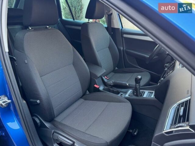 Синий Шкода Октавия, объемом двигателя 1.6 л и пробегом 222 тыс. км за 11450 $, фото 71 на Automoto.ua