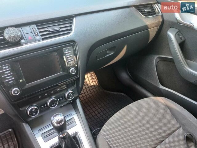 Синий Шкода Октавия, объемом двигателя 1.6 л и пробегом 289 тыс. км за 10700 $, фото 14 на Automoto.ua