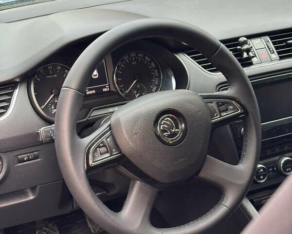 Синій Шкода Октавія, об'ємом двигуна 1.6 л та пробігом 263 тис. км за 10600 $, фото 9 на Automoto.ua