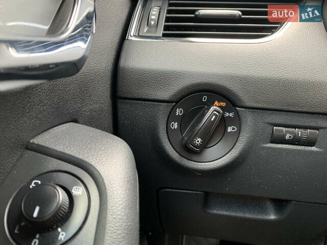 Синий Шкода Октавия, объемом двигателя 0 л и пробегом 225 тыс. км за 10950 $, фото 36 на Automoto.ua