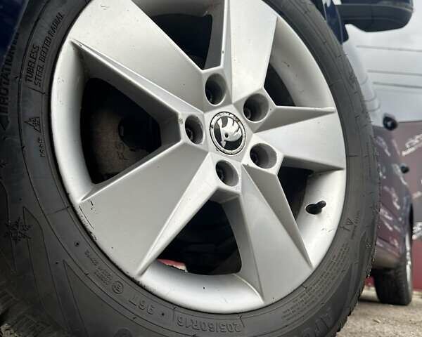 Синій Шкода Октавія, об'ємом двигуна 1.6 л та пробігом 329 тис. км за 9800 $, фото 3 на Automoto.ua