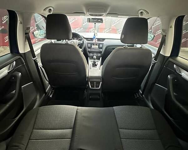 Синій Шкода Октавія, об'ємом двигуна 1.6 л та пробігом 329 тис. км за 9800 $, фото 16 на Automoto.ua