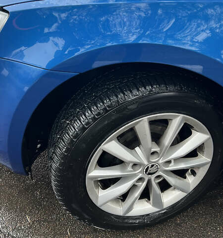 Синий Шкода Октавия, объемом двигателя 1.6 л и пробегом 316 тыс. км за 9500 $, фото 3 на Automoto.ua