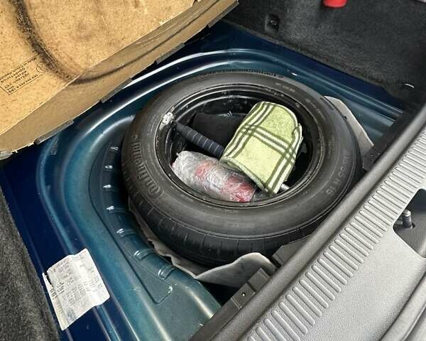 Синій Шкода Октавія, об'ємом двигуна 1.6 л та пробігом 329 тис. км за 9800 $, фото 11 на Automoto.ua