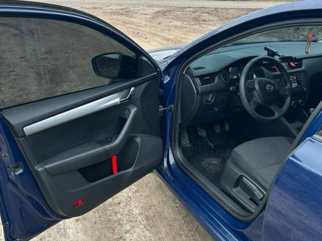 Синій Шкода Октавія, об'ємом двигуна 1.6 л та пробігом 251 тис. км за 9000 $, фото 6 на Automoto.ua