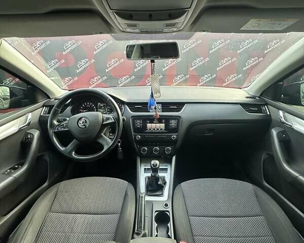 Синій Шкода Октавія, об'ємом двигуна 1.6 л та пробігом 329 тис. км за 9800 $, фото 14 на Automoto.ua