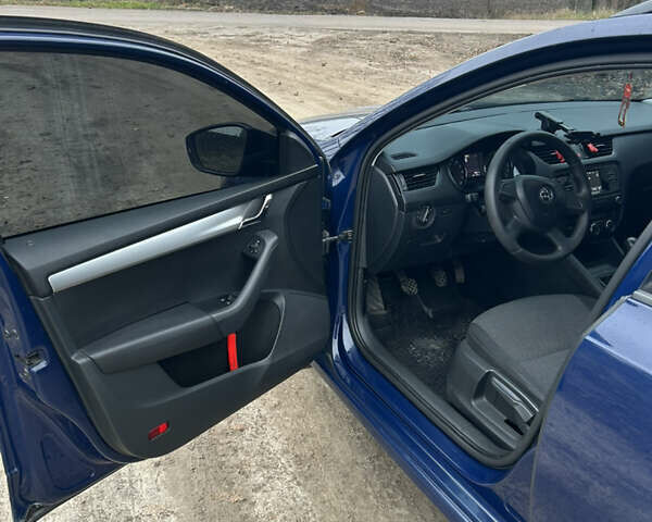 Синий Шкода Октавия, объемом двигателя 1.6 л и пробегом 251 тыс. км за 9000 $, фото 6 на Automoto.ua