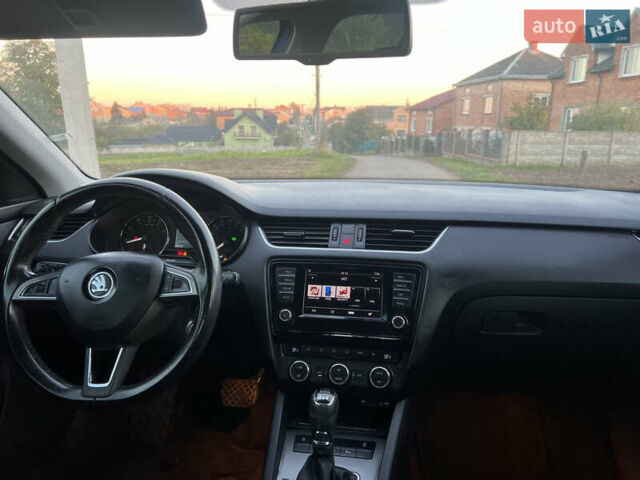 Синий Шкода Октавия, объемом двигателя 1.8 л и пробегом 306 тыс. км за 12400 $, фото 24 на Automoto.ua