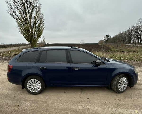 Синий Шкода Октавия, объемом двигателя 1.6 л и пробегом 251 тыс. км за 9000 $, фото 1 на Automoto.ua