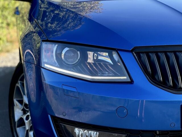 Синій Шкода Октавія, об'ємом двигуна 2 л та пробігом 270 тис. км за 12700 $, фото 1 на Automoto.ua