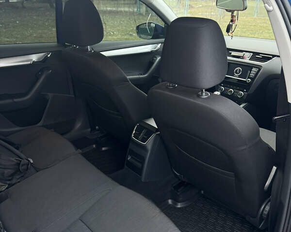 Синий Шкода Октавия, объемом двигателя 1.97 л и пробегом 258 тыс. км за 12350 $, фото 7 на Automoto.ua