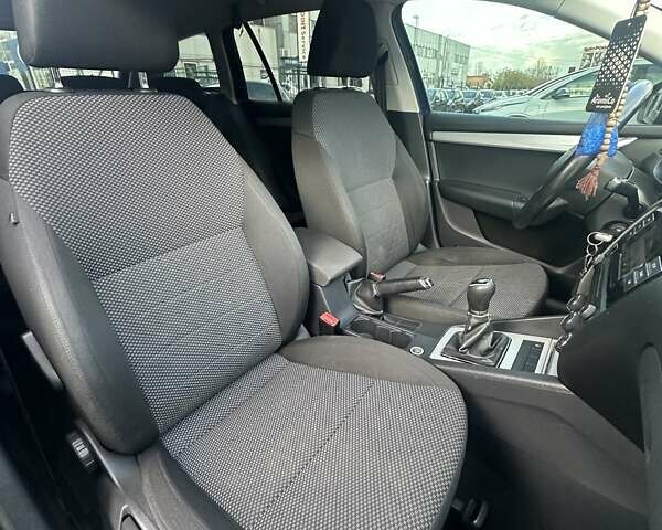 Синий Шкода Октавия, объемом двигателя 1.6 л и пробегом 329 тыс. км за 9800 $, фото 22 на Automoto.ua