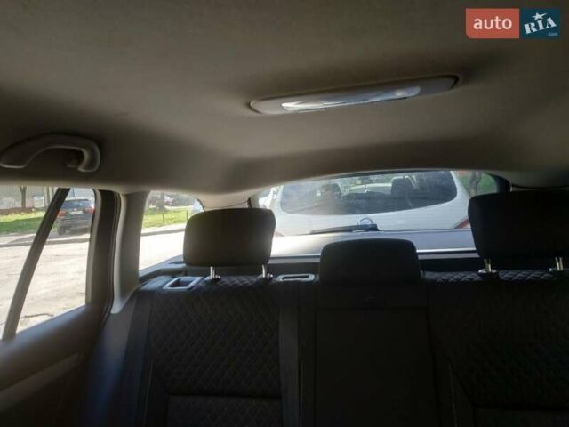 Синий Шкода Октавия, объемом двигателя 1.6 л и пробегом 280 тыс. км за 10050 $, фото 7 на Automoto.ua