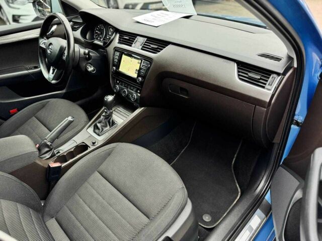 Синий Шкода Октавия, объемом двигателя 2 л и пробегом 186 тыс. км за 15000 $, фото 14 на Automoto.ua