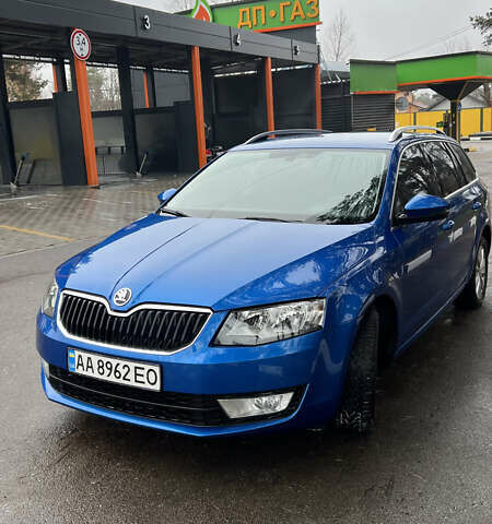 Синий Шкода Октавия, объемом двигателя 1.6 л и пробегом 316 тыс. км за 9500 $, фото 4 на Automoto.ua