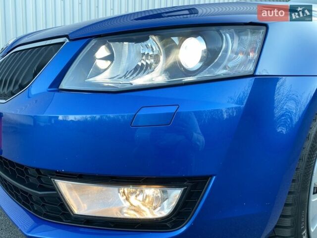 Синий Шкода Октавия, объемом двигателя 1.8 л и пробегом 237 тыс. км за 10500 $, фото 4 на Automoto.ua