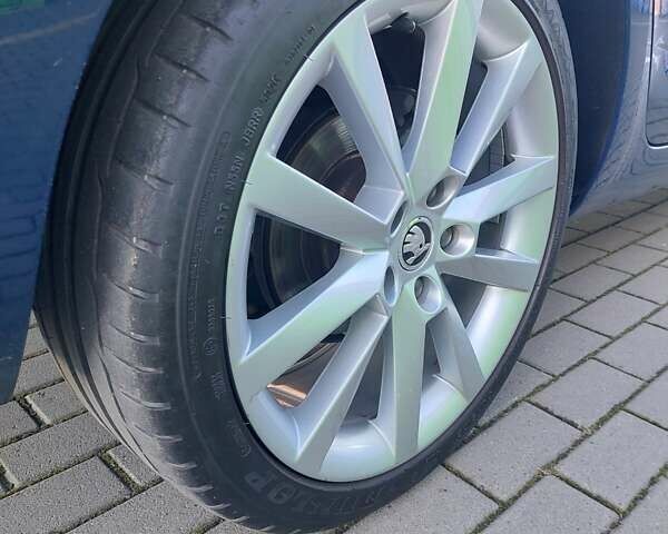 Синий Шкода Октавия, объемом двигателя 1.6 л и пробегом 200 тыс. км за 11400 $, фото 3 на Automoto.ua