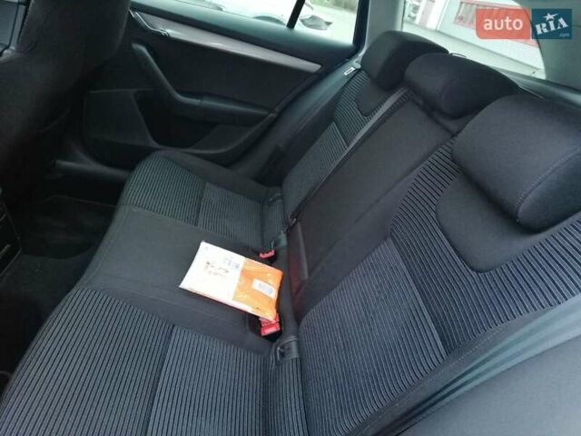 Синий Шкода Октавия, объемом двигателя 1.97 л и пробегом 251 тыс. км за 15000 $, фото 10 на Automoto.ua