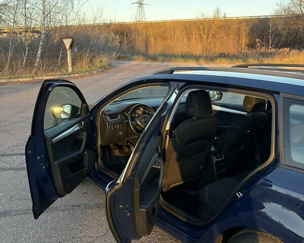 Синий Шкода Октавия, объемом двигателя 1.97 л и пробегом 231 тыс. км за 13400 $, фото 9 на Automoto.ua