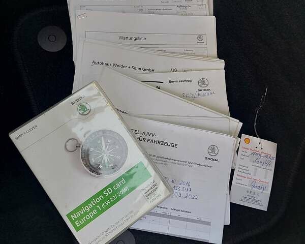 Синий Шкода Октавия, объемом двигателя 1.6 л и пробегом 200 тыс. км за 11400 $, фото 2 на Automoto.ua