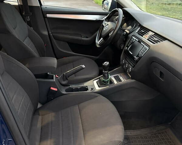 Синий Шкода Октавия, объемом двигателя 1.97 л и пробегом 231 тыс. км за 13400 $, фото 4 на Automoto.ua