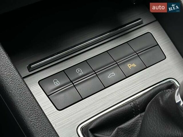 Синий Шкода Октавия, объемом двигателя 1.4 л и пробегом 136 тыс. км за 16000 $, фото 33 на Automoto.ua