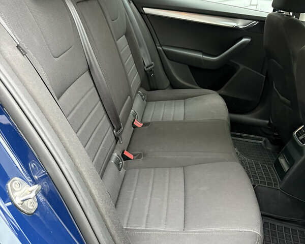 Синий Шкода Октавия, объемом двигателя 1.97 л и пробегом 231 тыс. км за 13400 $, фото 7 на Automoto.ua