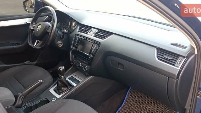 Синий Шкода Октавия, объемом двигателя 1.6 л и пробегом 299 тыс. км за 11300 $, фото 32 на Automoto.ua