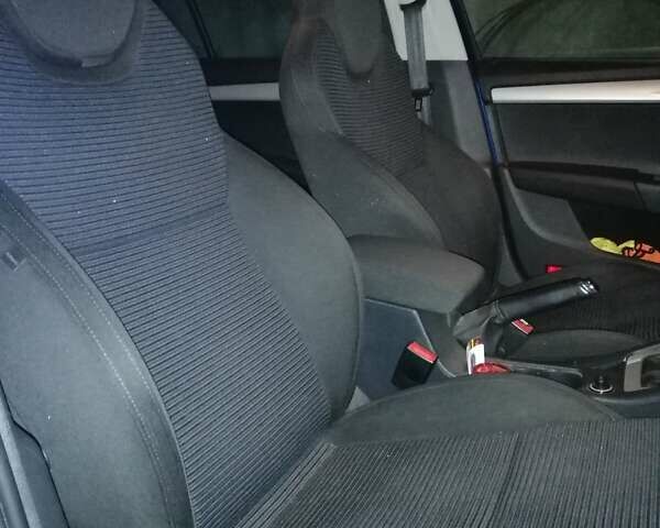 Синий Шкода Октавия, объемом двигателя 1.97 л и пробегом 251 тыс. км за 15000 $, фото 26 на Automoto.ua