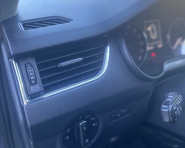 Синій Шкода Октавія, об'ємом двигуна 1.6 л та пробігом 251 тис. км за 10400 $, фото 13 на Automoto.ua