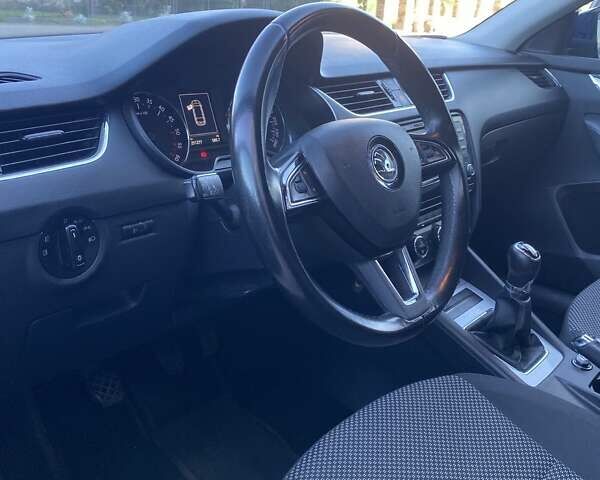 Шкода Октавія 2016 у Жовкві на Automoto.ua Синій Шкода Октавія, об'ємом двигуна 1.6 л та пробігом 251 тис. км за 10200 $, фото 12 на Automoto.ua
