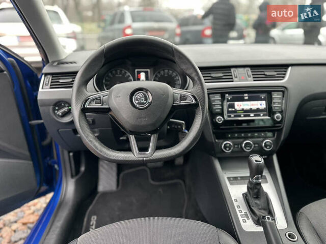 Синий Шкода Октавия, объемом двигателя 1.6 л и пробегом 225 тыс. км за 13000 $, фото 25 на Automoto.ua