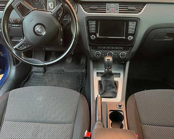 Синій Шкода Октавія, об'ємом двигуна 1.6 л та пробігом 300 тис. км за 10990 $, фото 11 на Automoto.ua